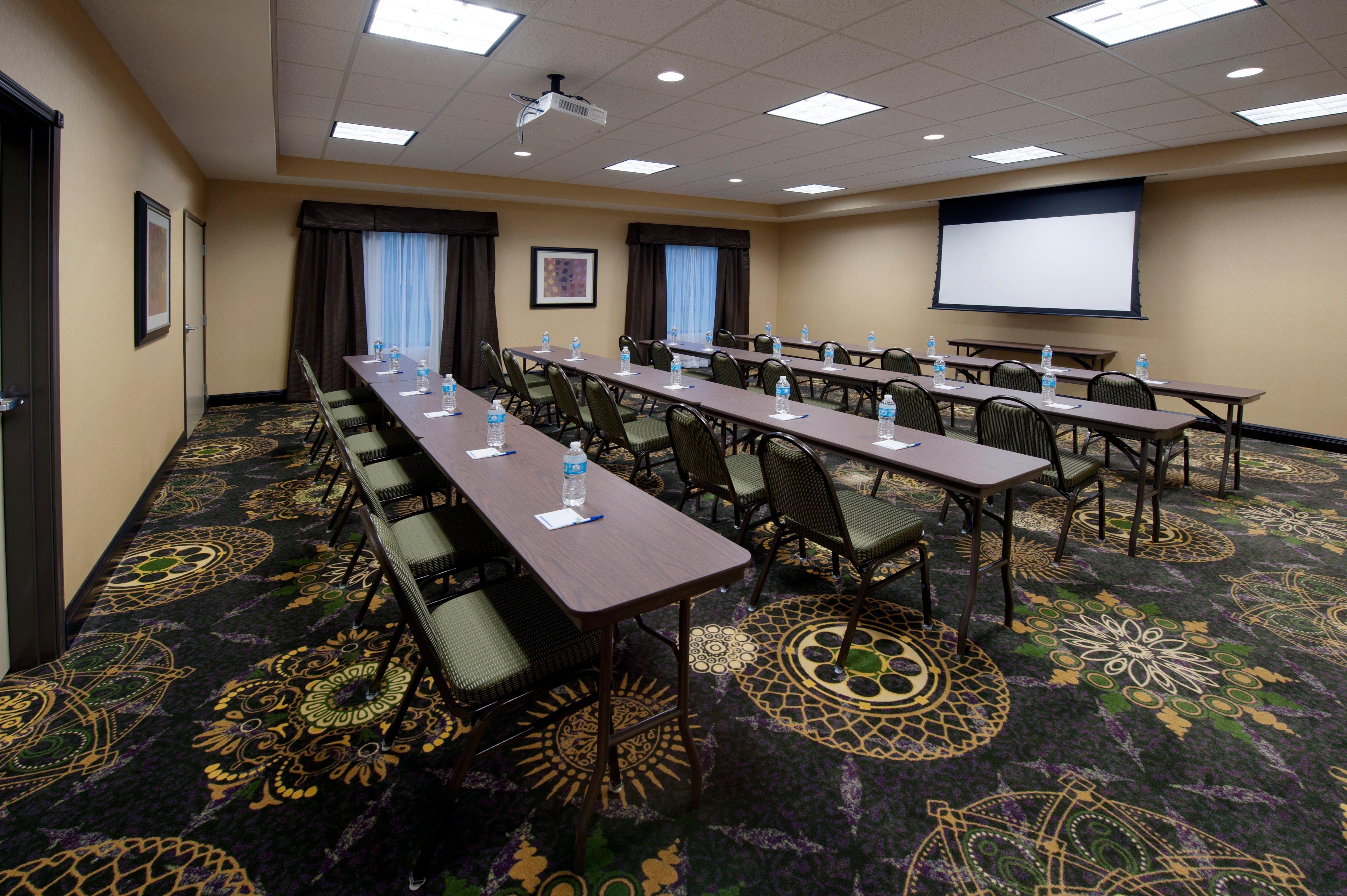 Holiday Inn Express Hotel & Suites Clearfield By Ihg Exterior foto