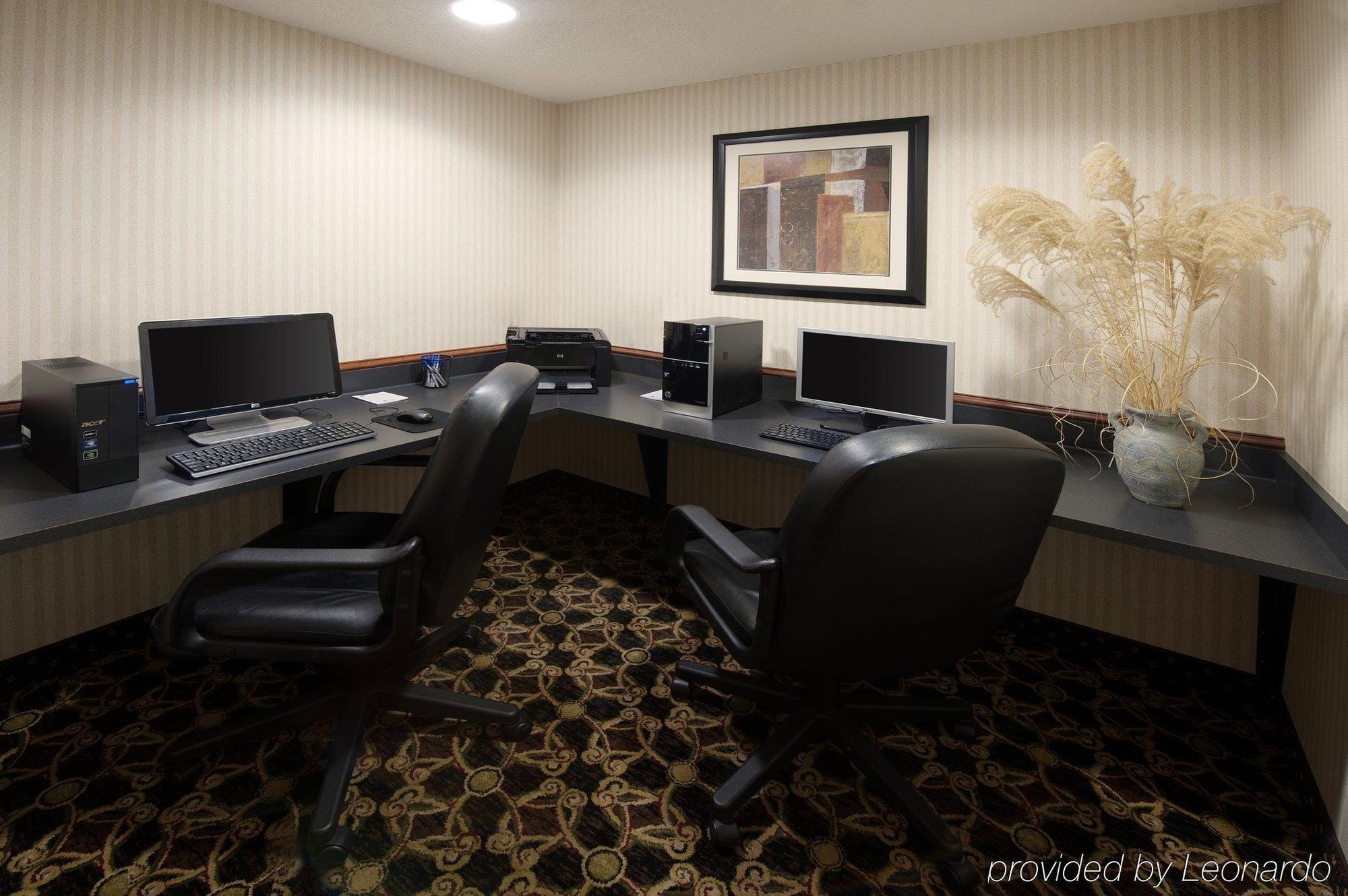 Holiday Inn Express Hotel & Suites Clearfield By Ihg Exterior foto